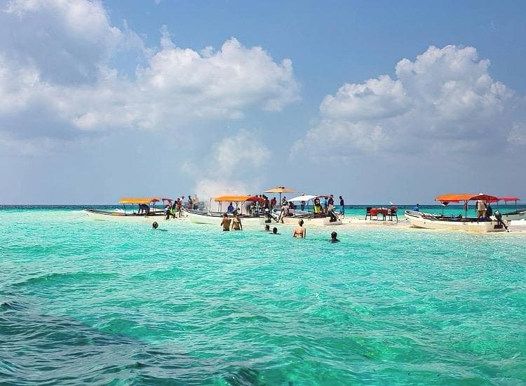 Strand auf Sansibar und Stone Town